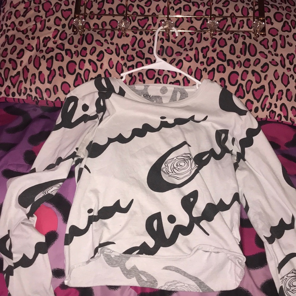 A white casual cute typa T-shirt